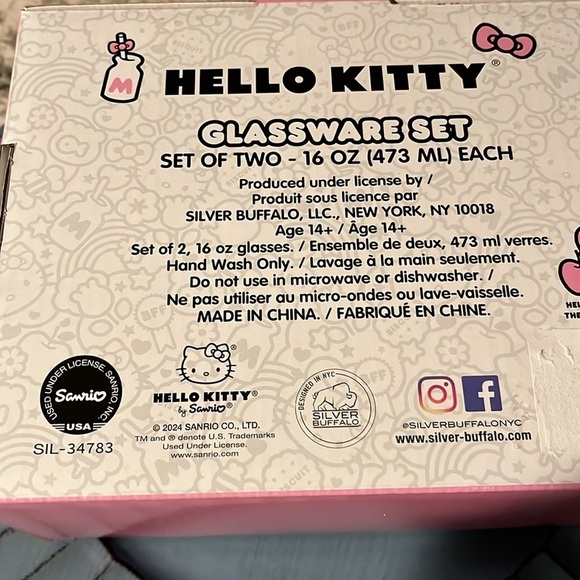 🆕 Hello Kitty Set of two 16 Oz Drinking Glassware Set Bows - Picture 5 of 5